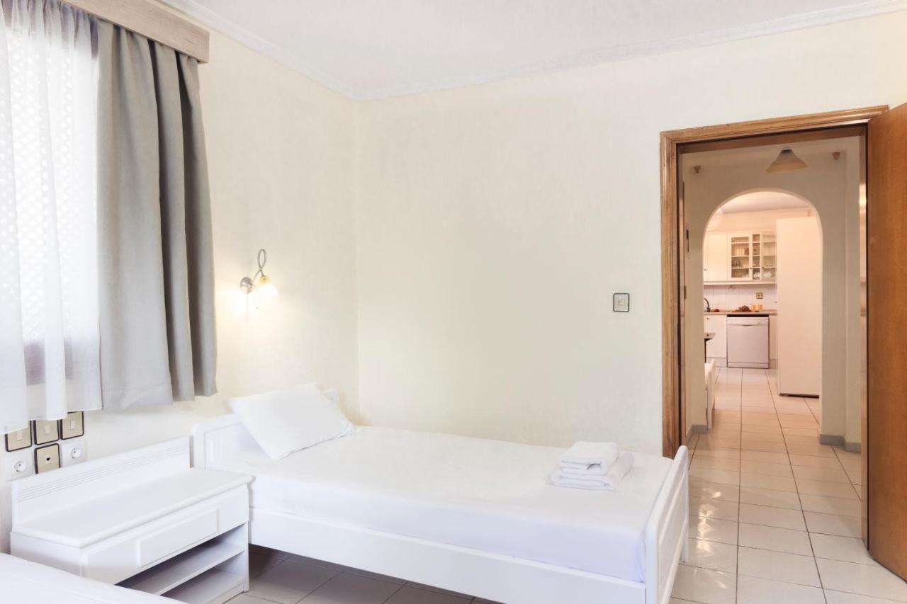 Hotel Odysseas Polychrono Bagian luar foto