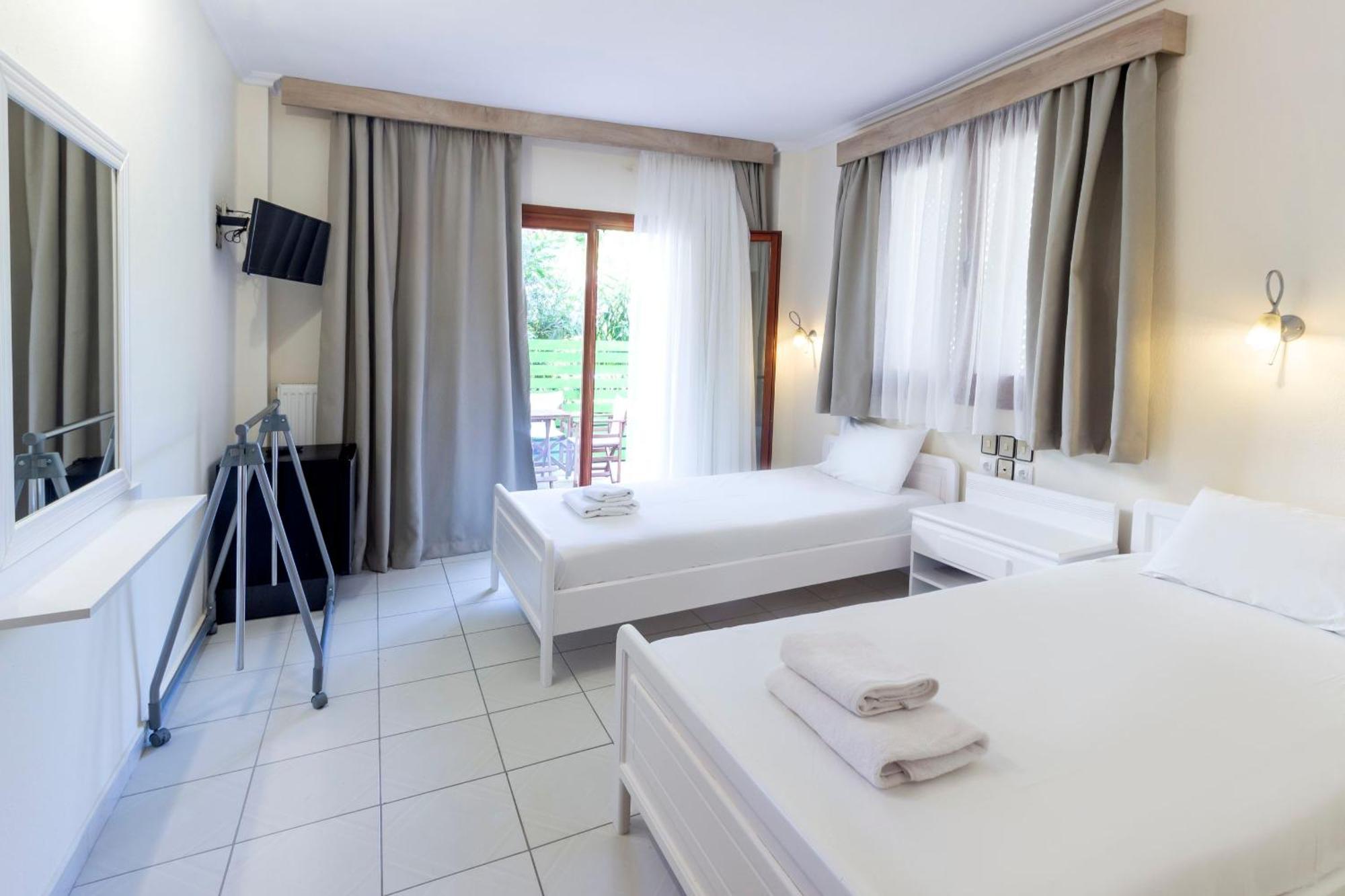 Hotel Odysseas Polychrono Ruang foto