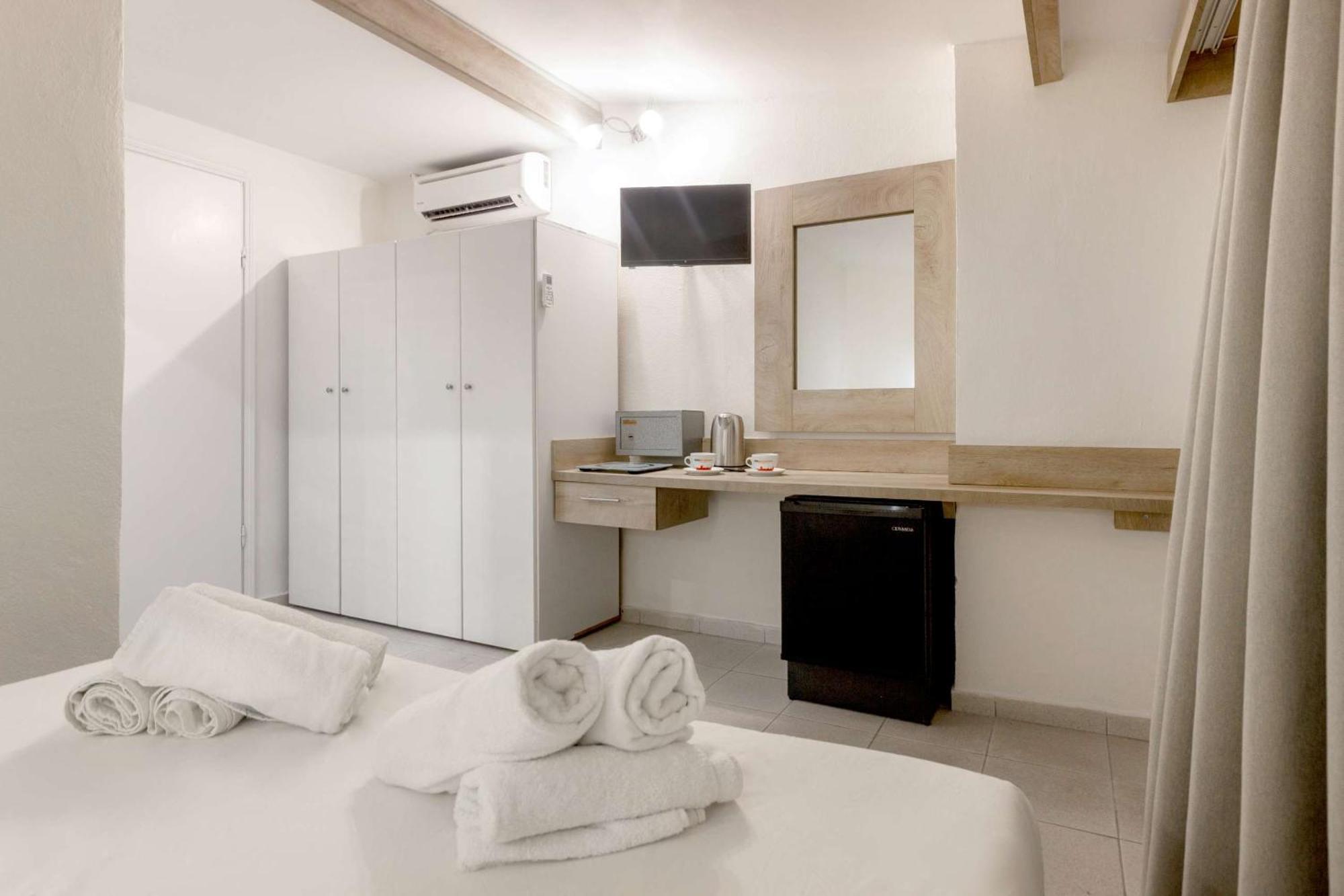 Hotel Odysseas Polychrono Ruang foto